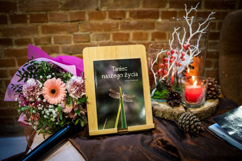 Gdy życie tańczy poezją. Spotkanie autorskie z Haliną Adamczuk
