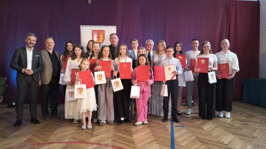 Stypendia artystyczne Zarządu Powiatu w Parczewie rozdane